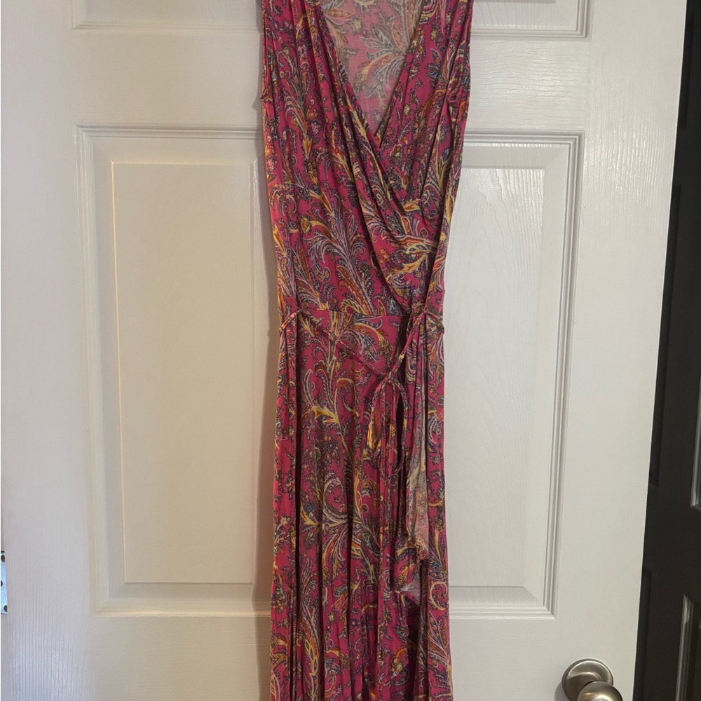 Sleeveles Pink Paisley Wrap Maxi Dress